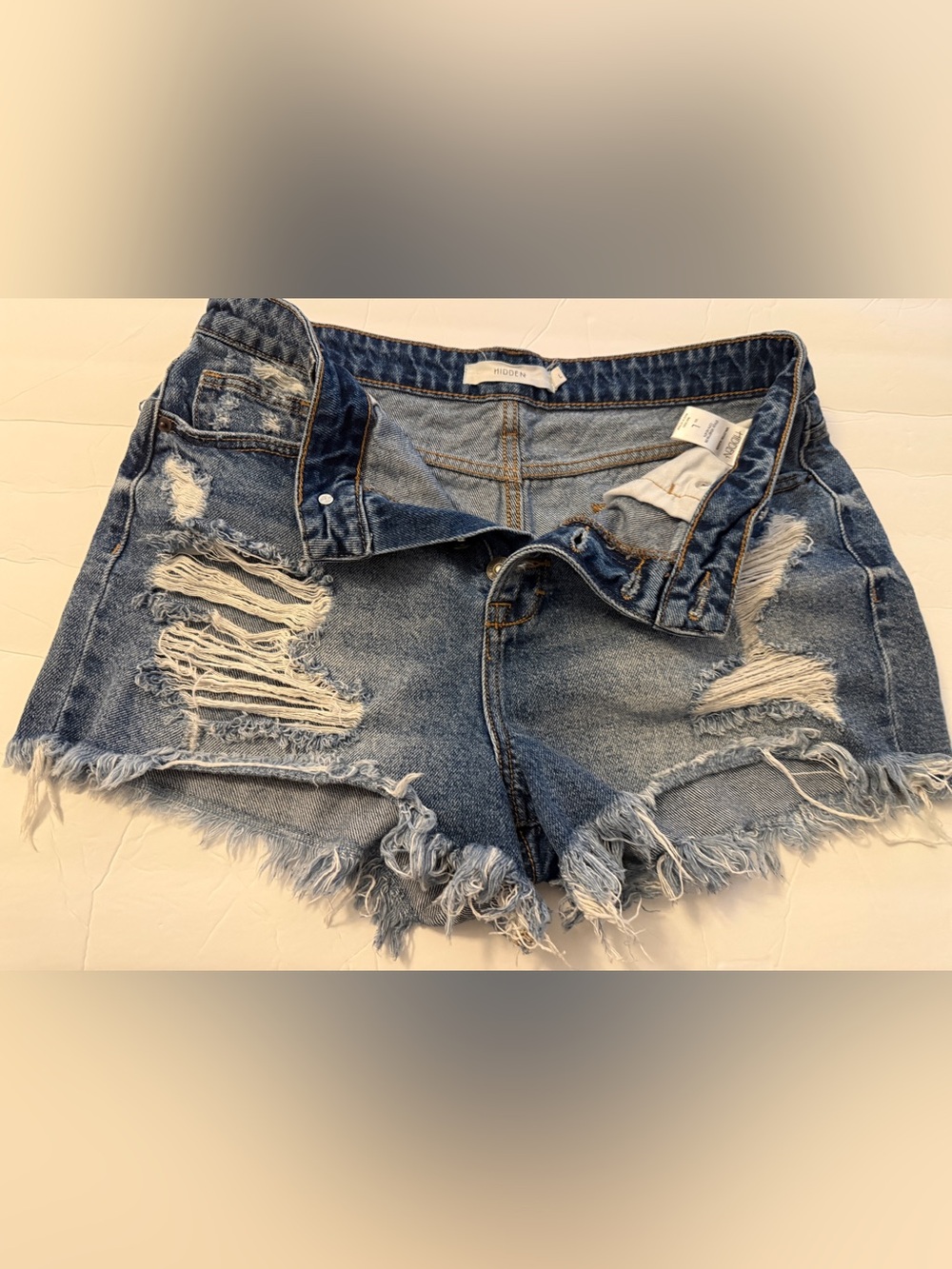 Hidden by buckle Ripped High-Waist Denim Shorts - Blue